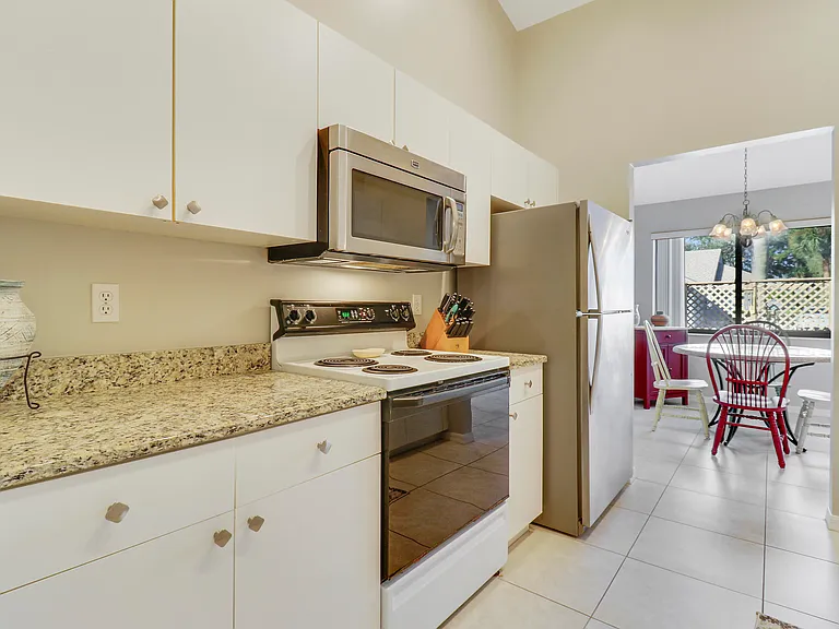 6179 SE Georgetown Pl — Photo 15