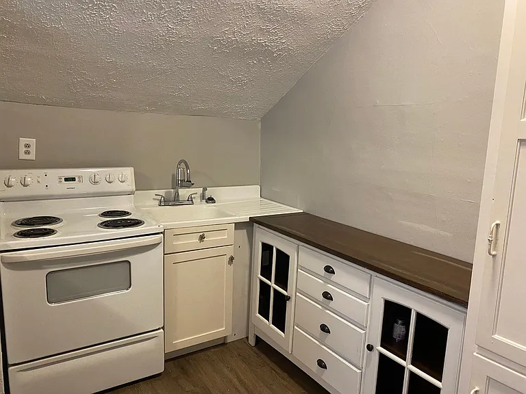 443 Greenwood Ave — Photo 3