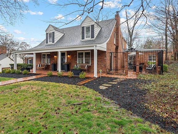 2nd image of 18 Middlesex Dr