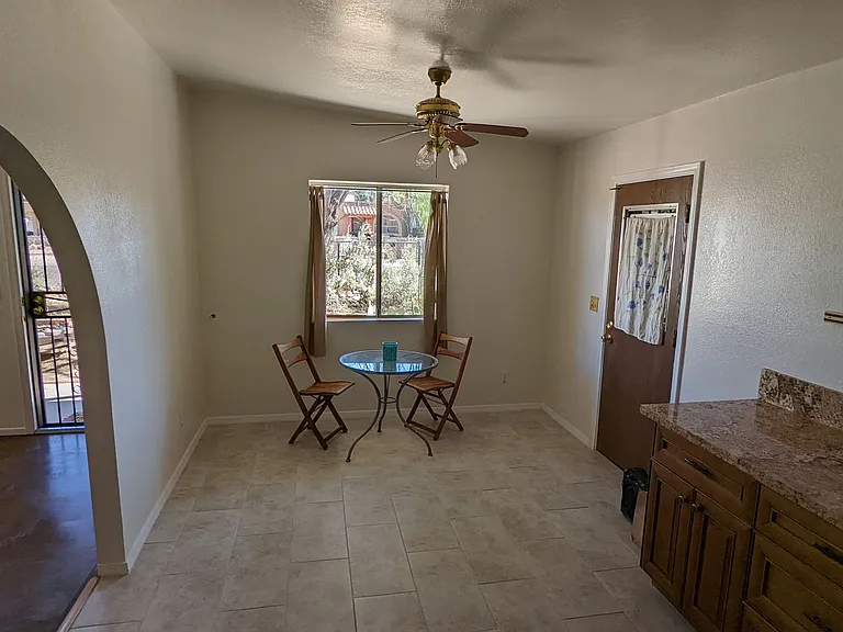 1344 W Delaware St — Photo 11