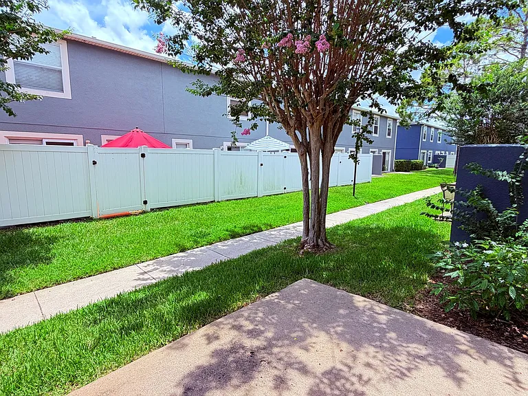 13054 Lexington Summit St — Photo 4