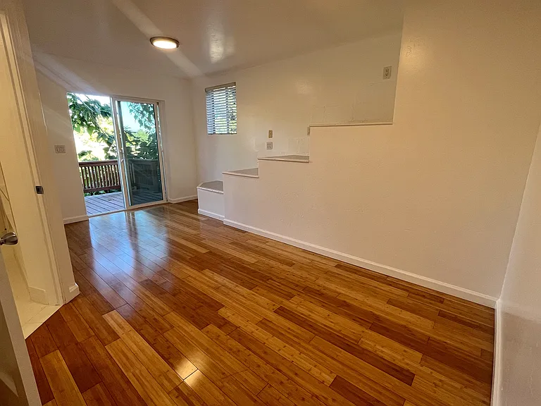2828 1/2 Bowditch Pl — Photo 13
