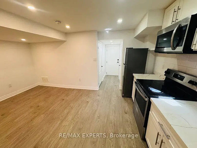 117 Baffin Cres — Photo 13