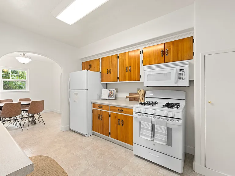 231 Glenbrook Dr — Photo 10