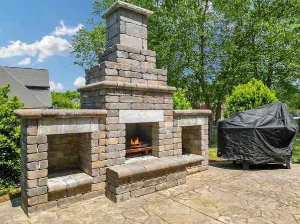 37 Wexford Cir, Thomasville, NC 27360