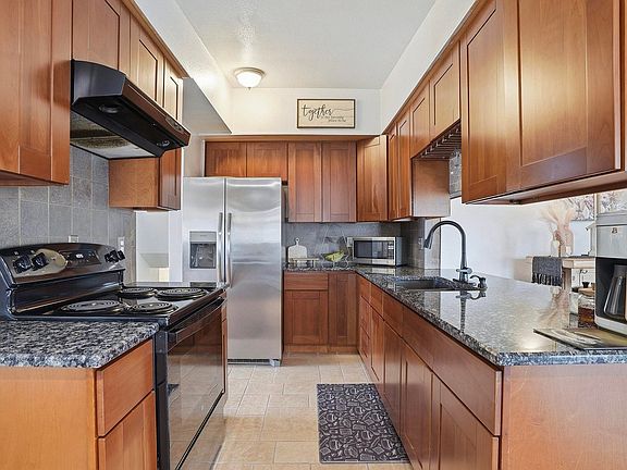 5th image of 1654 S Perry St