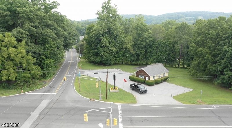 2nd image of 11 Newton Ave