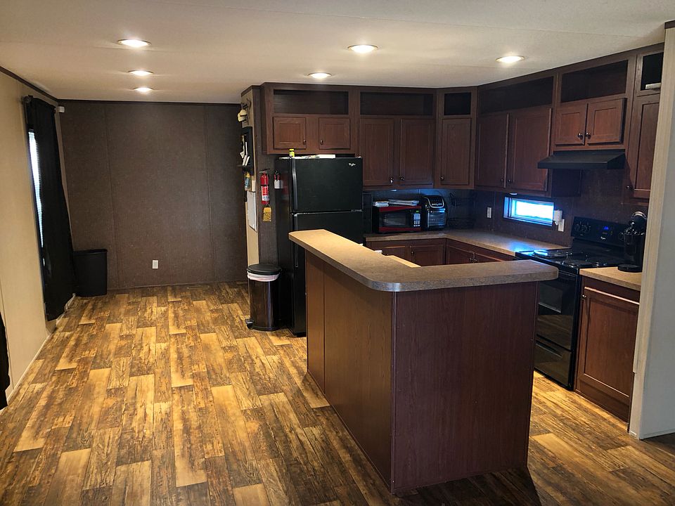 1st image of 100 Brenda Ln
