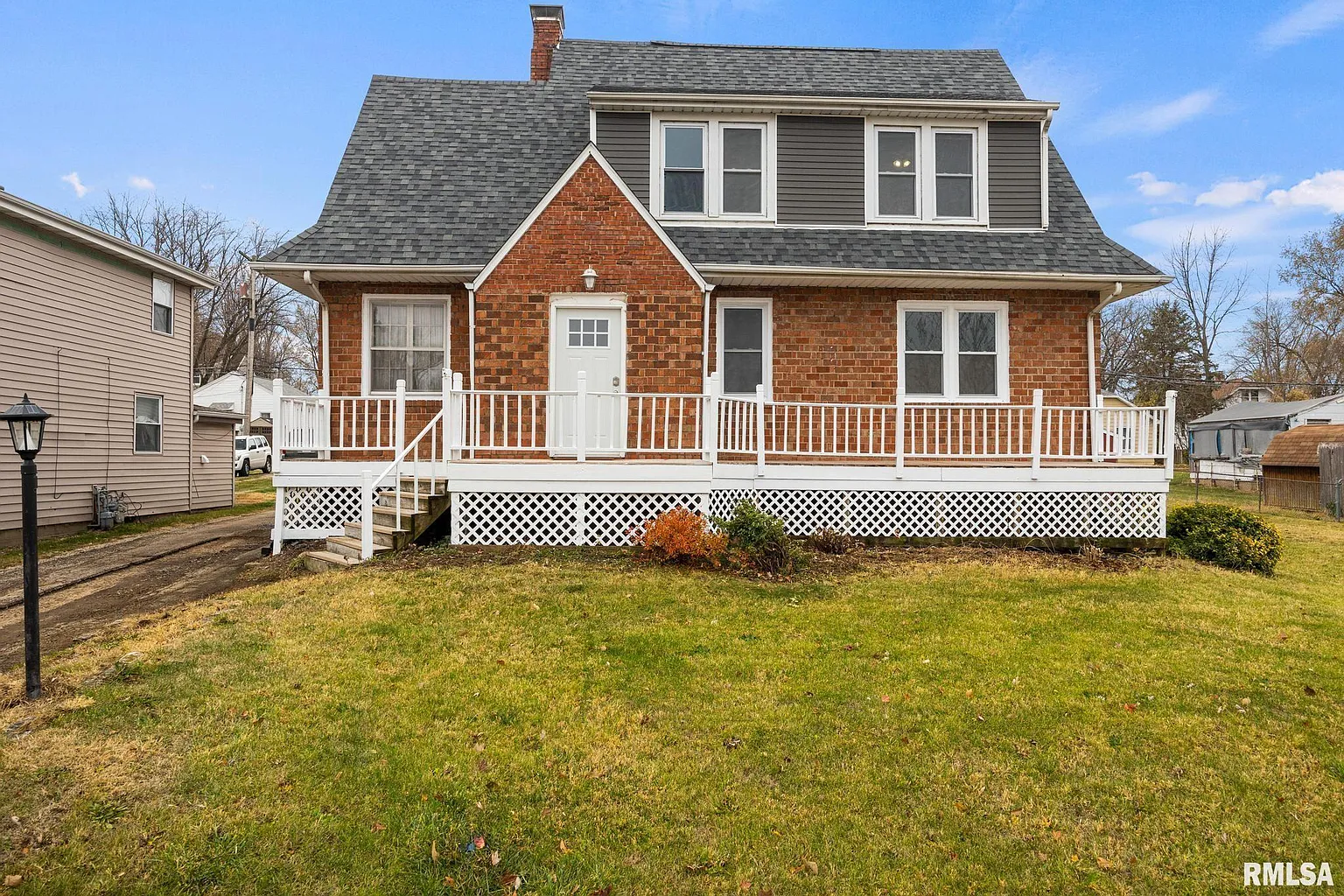 428 Roberts St photo 1