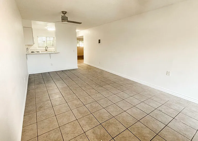 8850 Olive Ln #25 — Photo 4