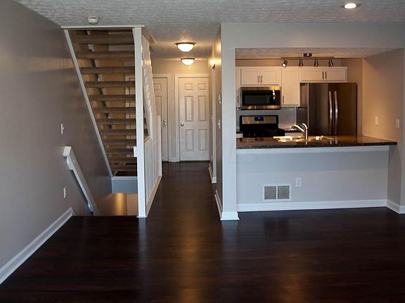 3rd image of 5714 Apricot Ln