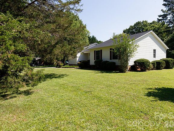 3rd image of 2250 Terrell Pl