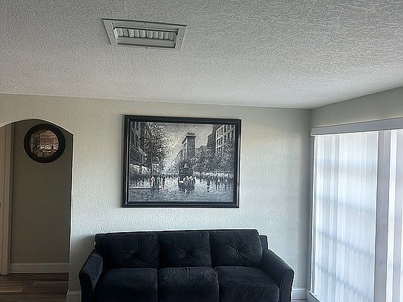4th image of 3055 Salisbury Dr
