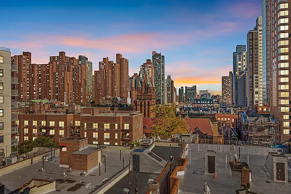 Sold by Christie's International Real Estate Group, LLC | media 28