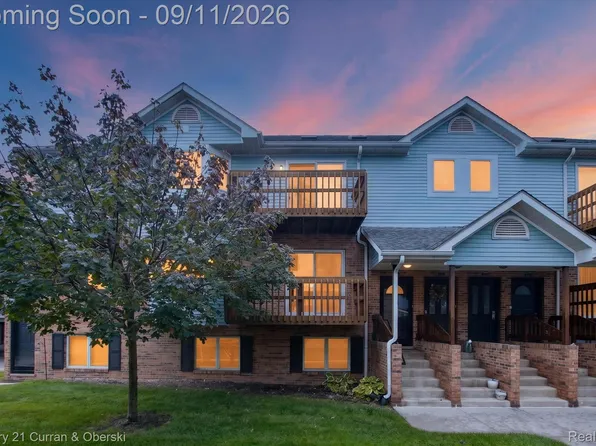 244 Pinewood Dr, Plymouth, MI 48170