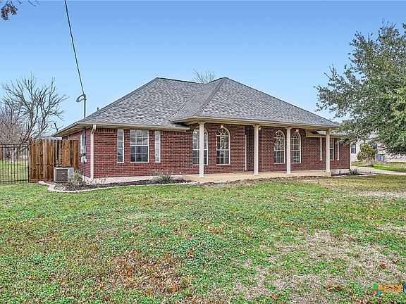 3rd image of 1301 Southwood Hills Dr