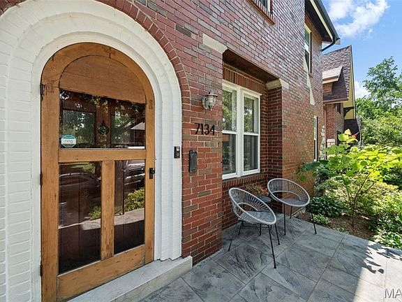 4th image of 7134 Stanford Ave