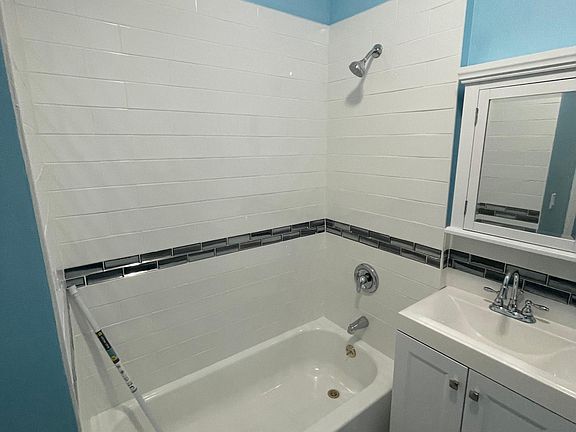 3rd image of 16 Kensington Ave #B1