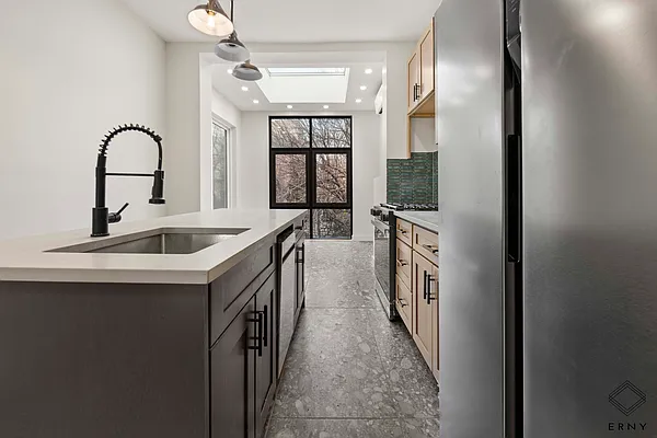 Rented by ERNY LLC | media 2