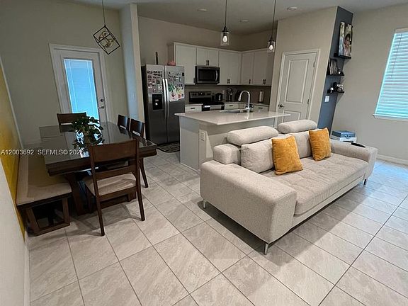 4th image of 3235 Watercress Dr