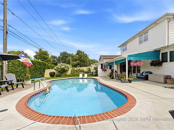 4th image of 124 Palmdale Dr