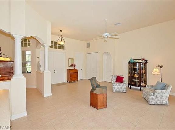 5th image of 2526 SW 37th St
