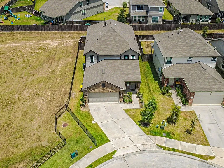 2934 Lawrence Park Ct — Photo 39