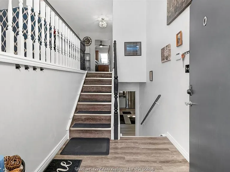 3057 Kenilworth Dr #UPPER — Photo 2