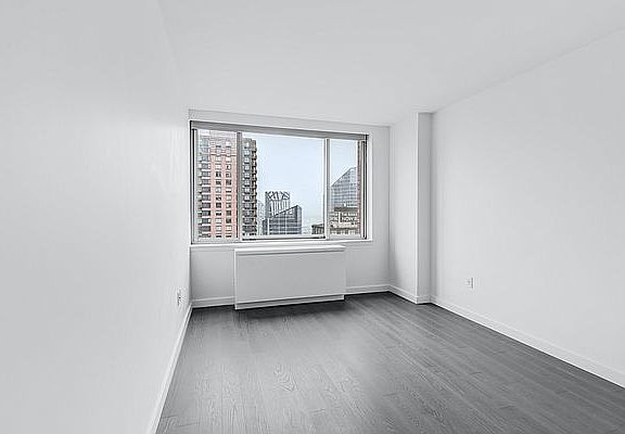 4th image of 101 W End Ave APT 19N