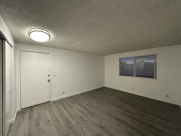 120 Stanford Dr #C — Photo 20