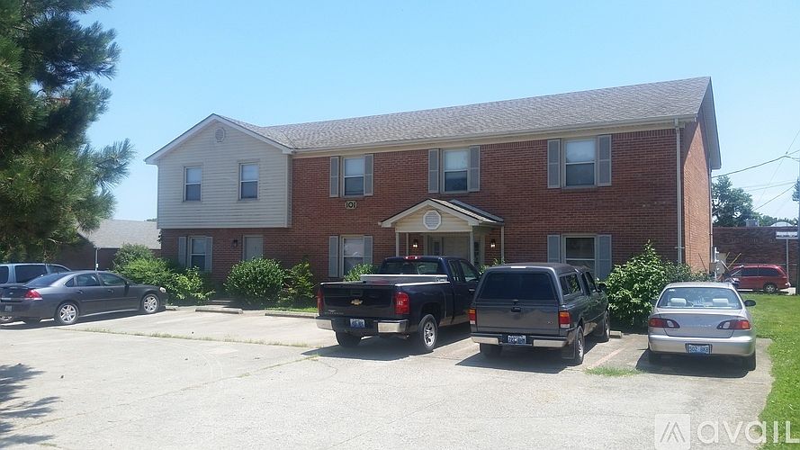 2nd image of 121 Maplehill Dr APT 1