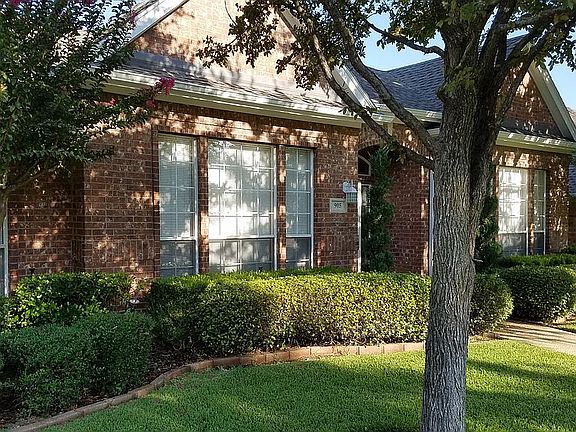 2nd image of 905 Cross Plains Dr