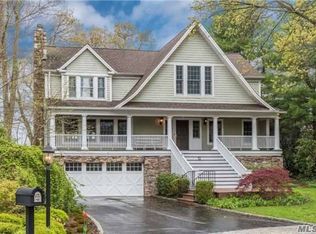 12 Castle Harbor Rd, Huntington Bay, NY 11743