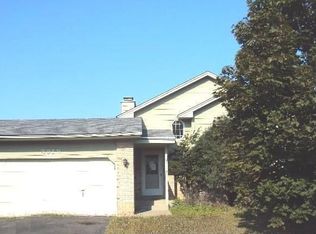 8915 Yucca Ln N, Maple Grove, MN 55369