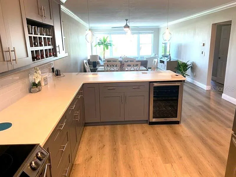 2 bed, 2.0 bath, 1162 sqft, $3,500 — Photo 3