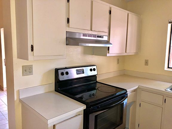 5th image of 9445 Palm Cir N