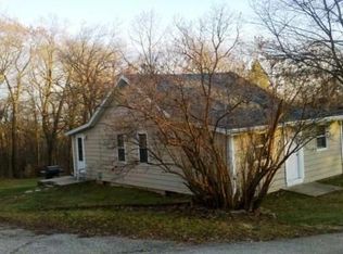 W297N2942 Oakwood Grove Rd, Pewaukee, WI 53072