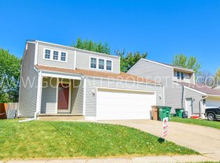 716 Knolls Ct, West Des Moines, IA 50265