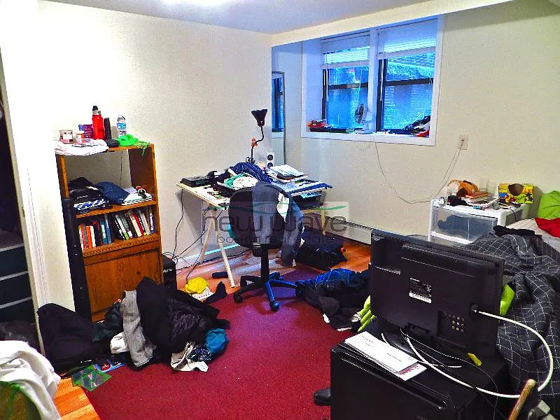 4 bed, 1200 sqft, $6,400 — Photo 2