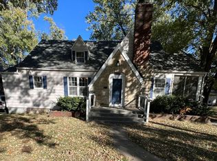 5513 Reeds Rd, Mission, KS 66202