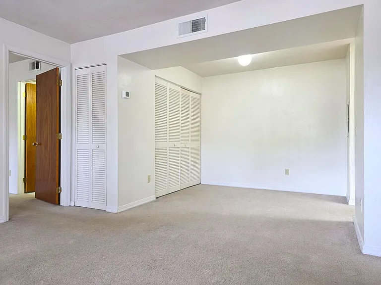 2360 SW Archer Rd #912 — Photo 6