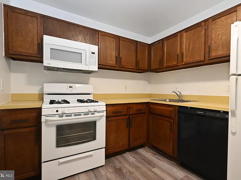4404 Island Pl #104 — Photo 4