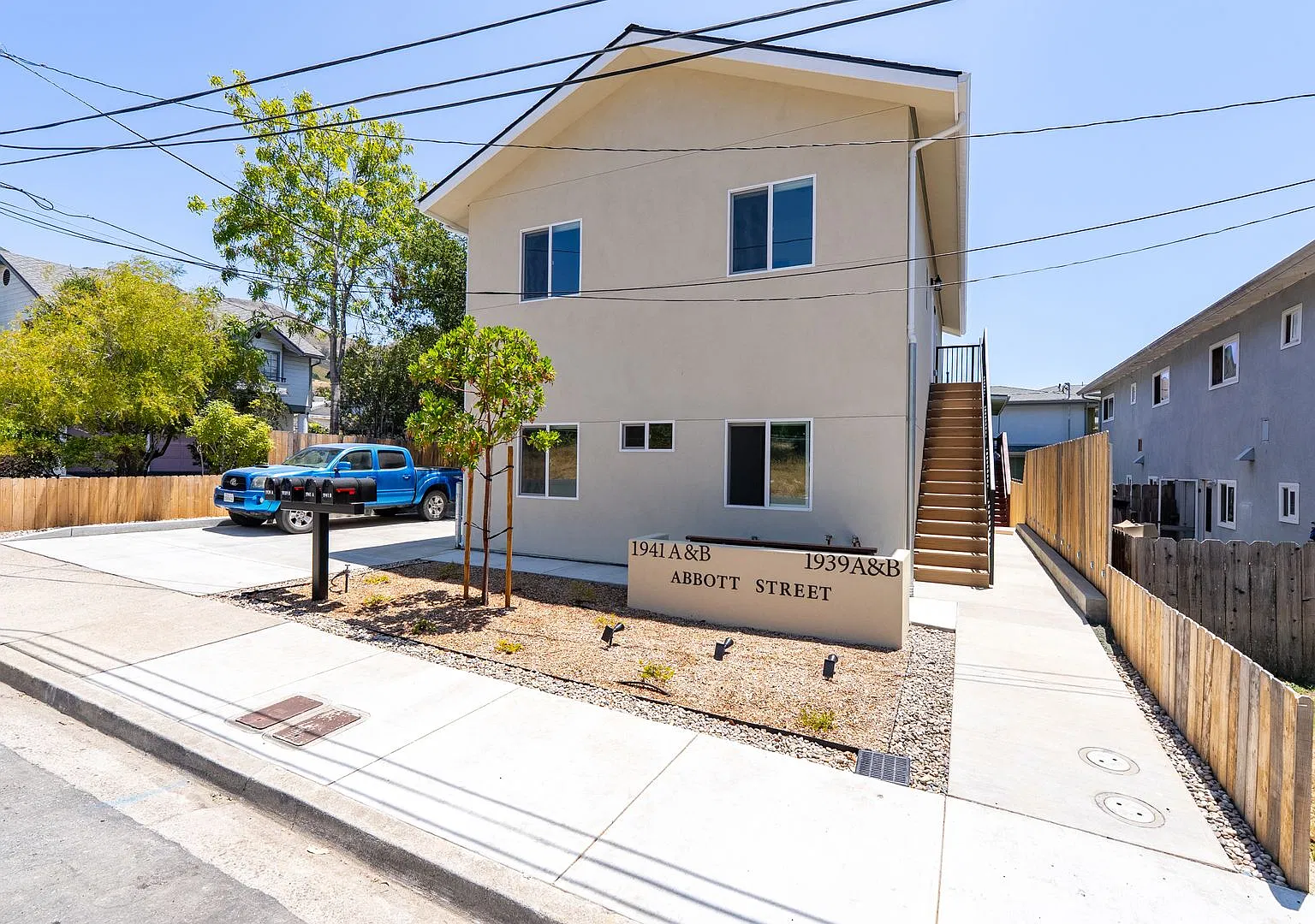 Available For 2027-2028 School Year...12 Bedrooms 6 Bathroom Property Near Campus-Newer Construction — Photo 1