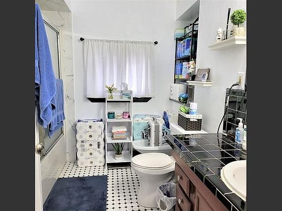 4th image of 27-27 Saint James St #2