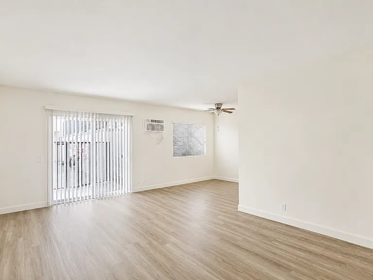 Terraces at Tarzana | 5931 Reseda Blvd — Photo 20