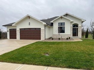 10131 N Kansas Ct, Kansas City, MO 64155