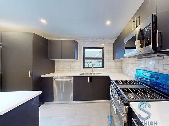 5th image of 25-01 Ocean Crest Blvd #1B