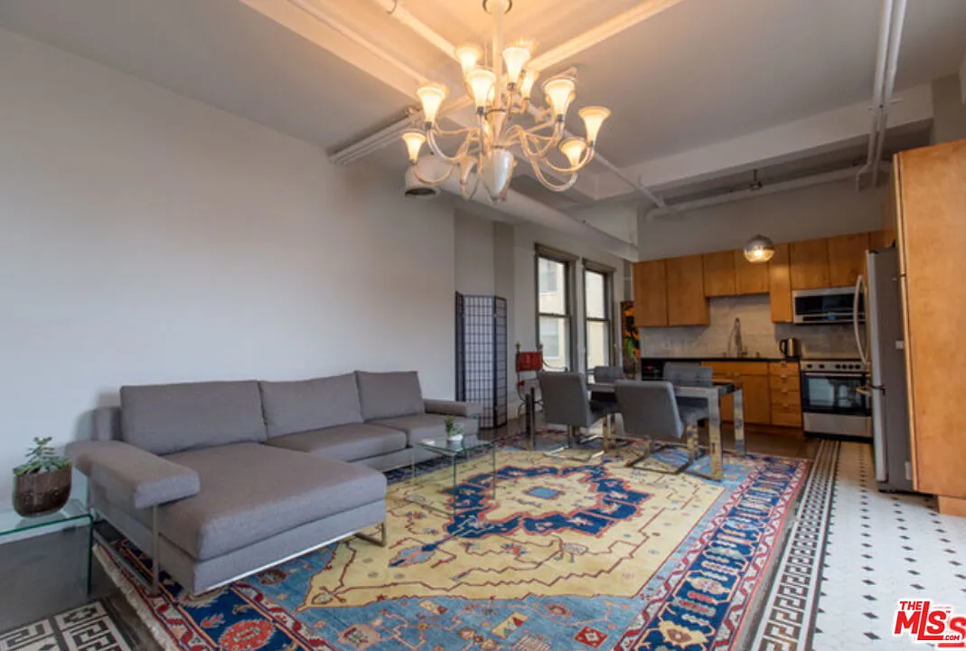 1 bed, 1.0 bath, 910 sqft, $3,250 — Photo 4