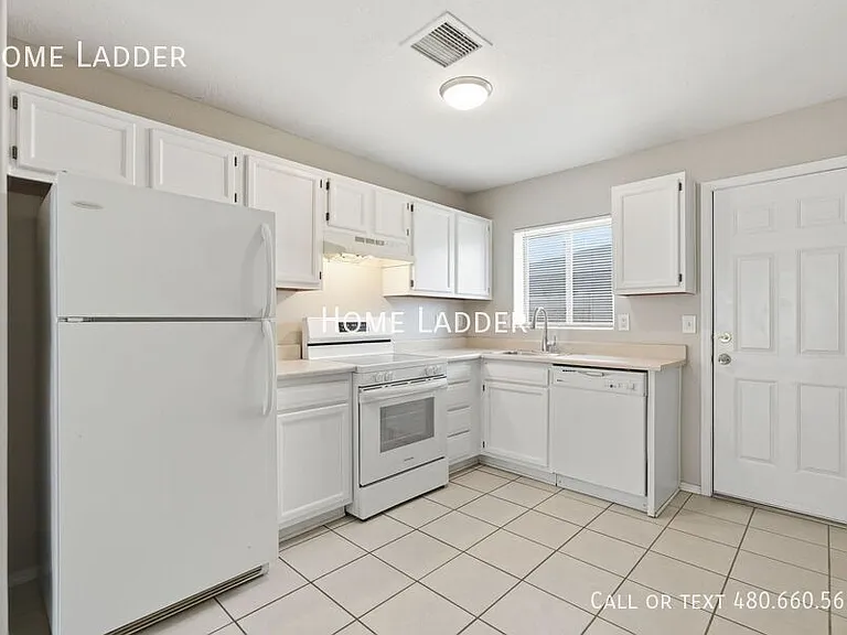 4130 N Toltec Rd #C — Photo 10