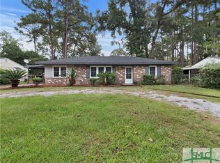 8 Summit Dr, Savannah, GA 31406